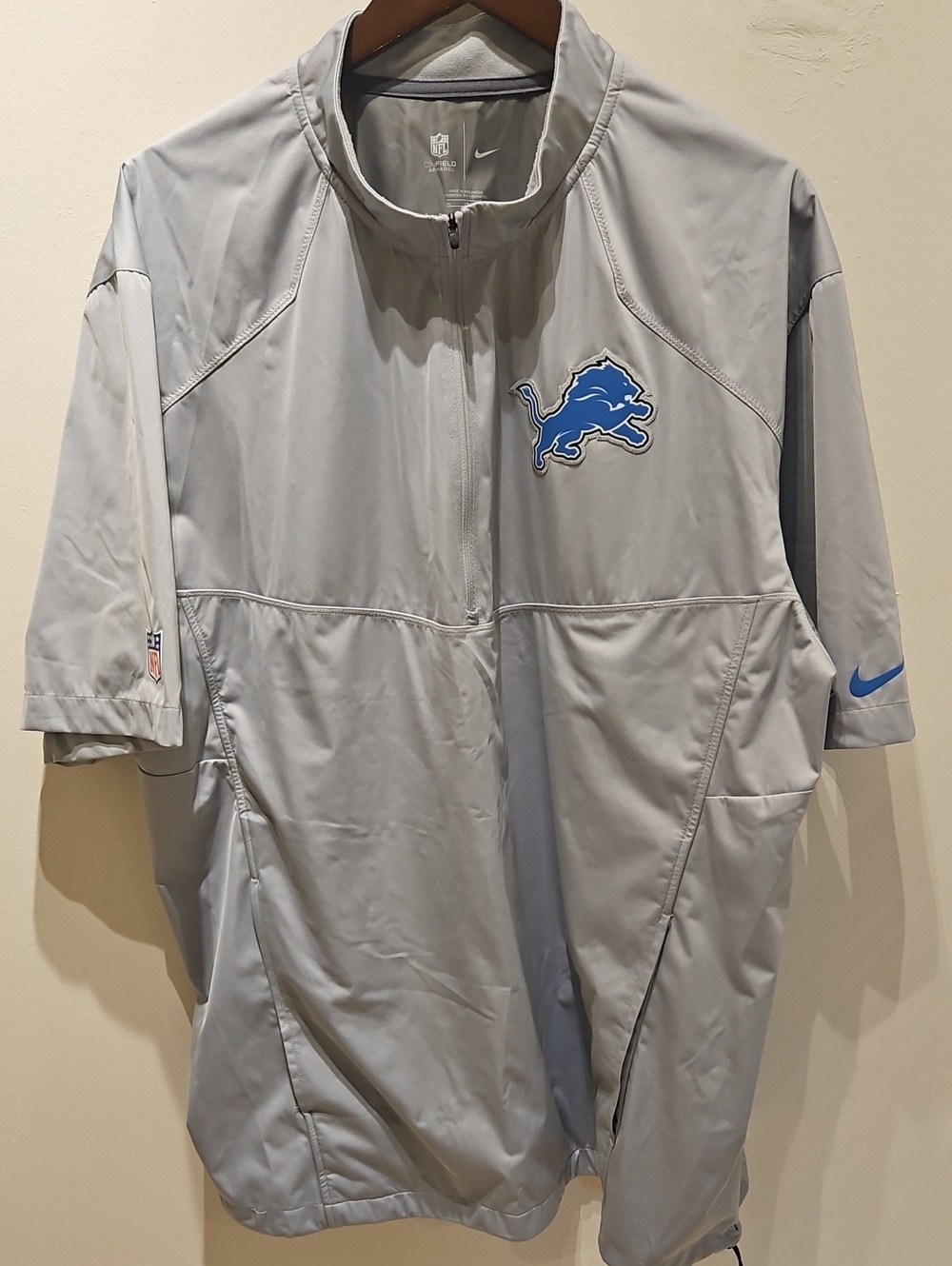 Nike Light Gray Detroit Lions Short-Sleeve Windbreaker with Blue Logo